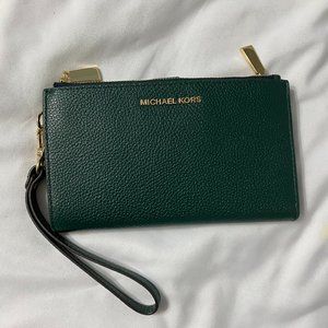 MICHAEL KORS Adele Pebbled Leather Tech Wallet